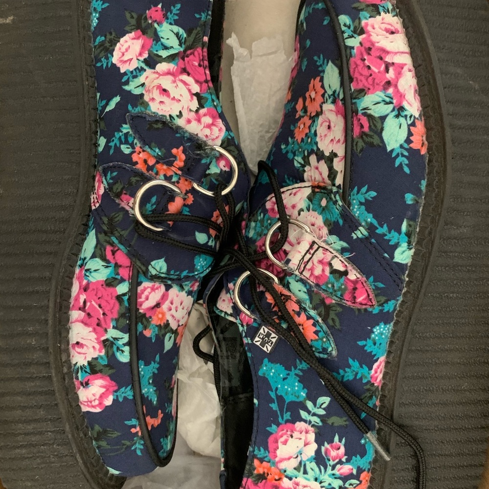 TUK Floral Creeper